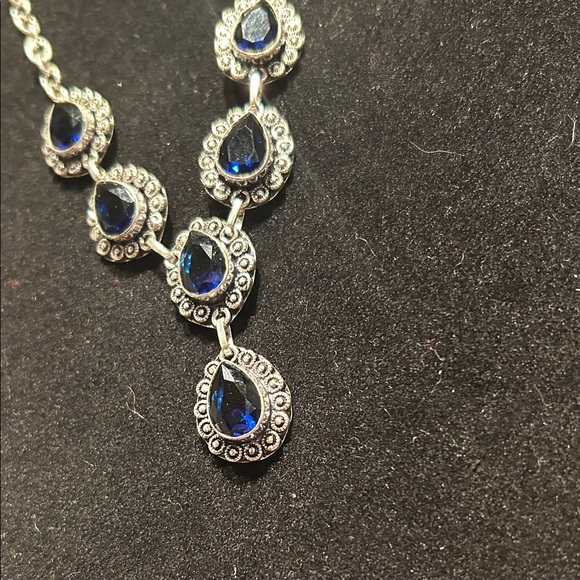 Blue sapphire Gemstone 925
Silver Handmade
Necklace Size 16” - Picture 4 of 9